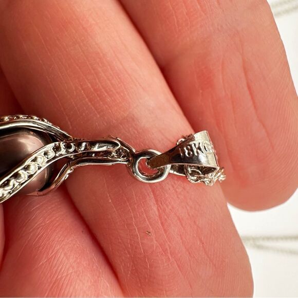 You get 2, 18kt GP, genuine black/white pearl earring and necklace double set!! - Picture 5 of 15